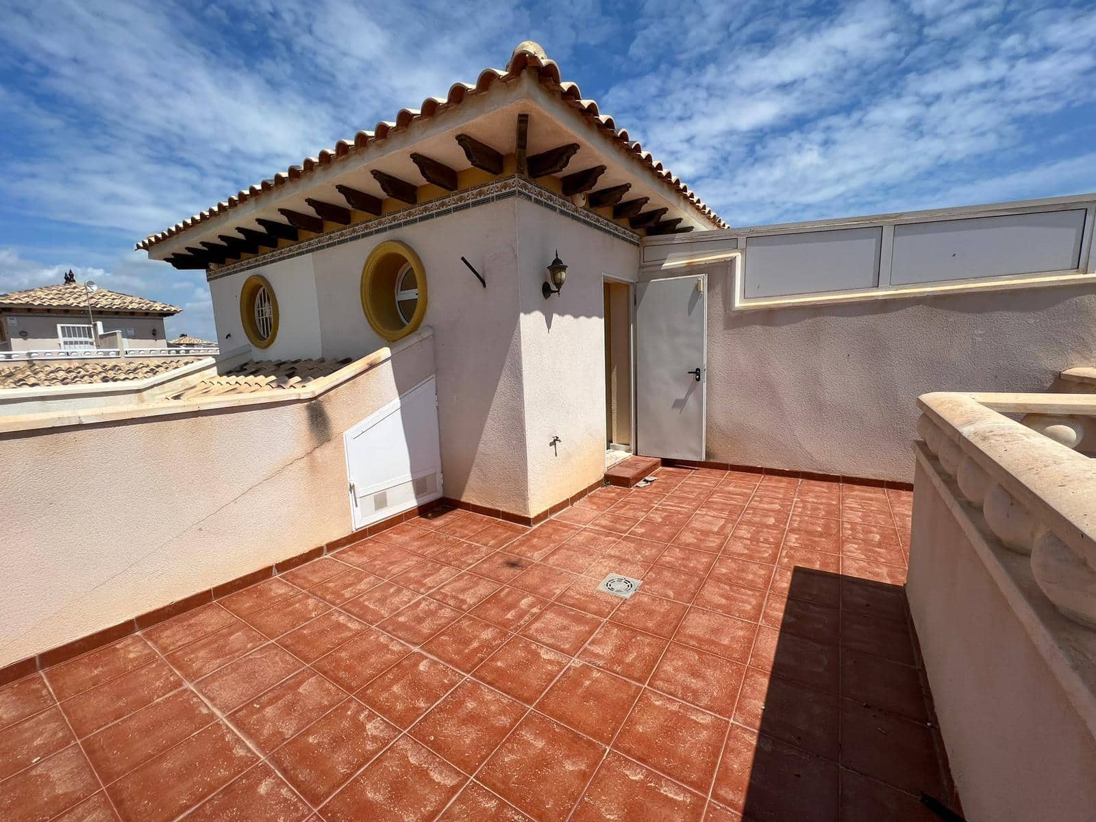 4 makuuhuone Omakotitalo myytävänä paikassa Cabo Roig mukana uima-altaan - 245 000 € (Ref: 9916398)