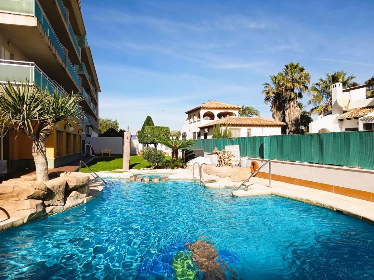 2 slaapkamer Penthouse te koop in Cabo Roig met zwembad garage - € 219.000 (Ref: 9917578)
