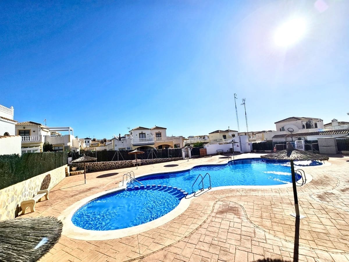 Casa de 2 habitaciones en Orihuela Costa en venta con piscina - 204.950 € (Ref: 9917581)