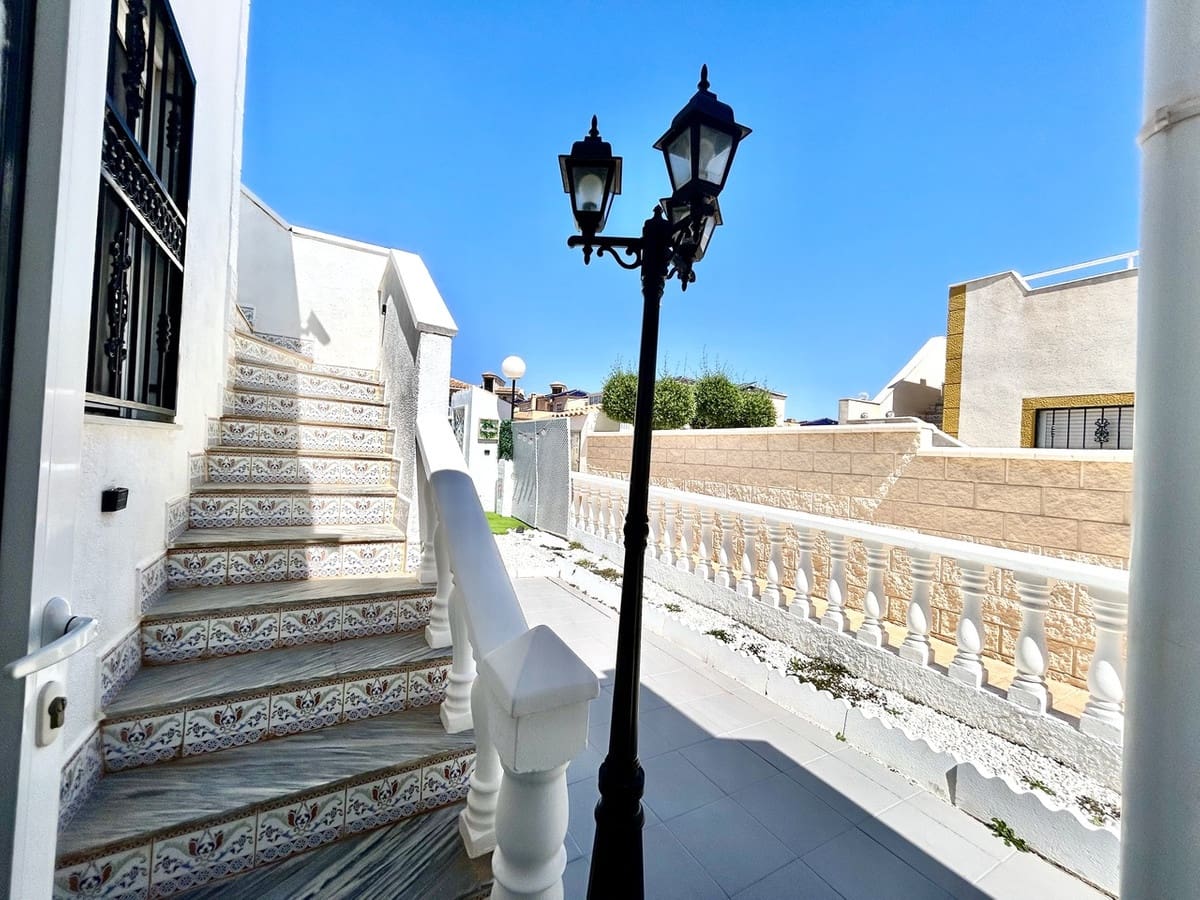 Casa de 2 habitaciones en Orihuela Costa en venta con piscina - 204.950 € (Ref: 9917581)