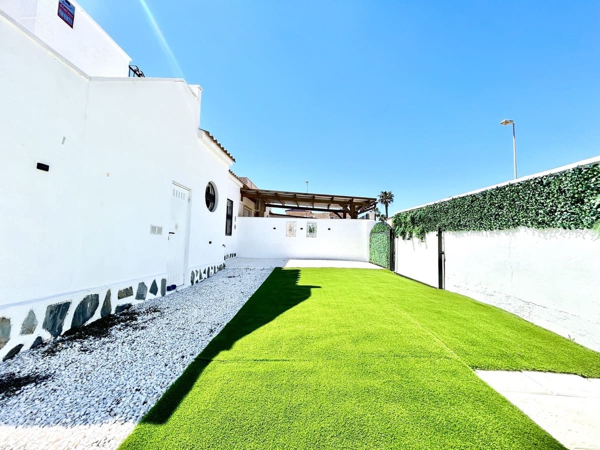 Casa de 2 habitaciones en Orihuela Costa en venta con piscina - 204.950 € (Ref: 9917581)