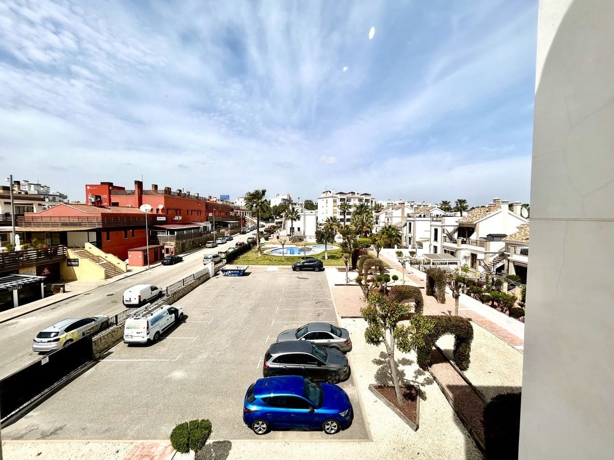 2 bedroom Apartment for sale in Villamartin with pool - € 190,000 (Ref: 9917582)