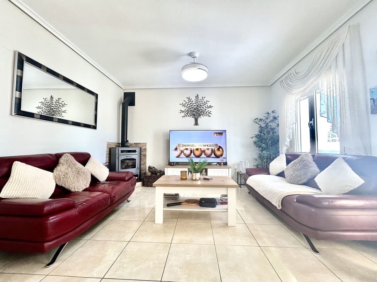 2 makuuhuone Huvila myytävänä paikassa Villamartin mukana uima-altaan - 390 000 € (Ref: 9917583)