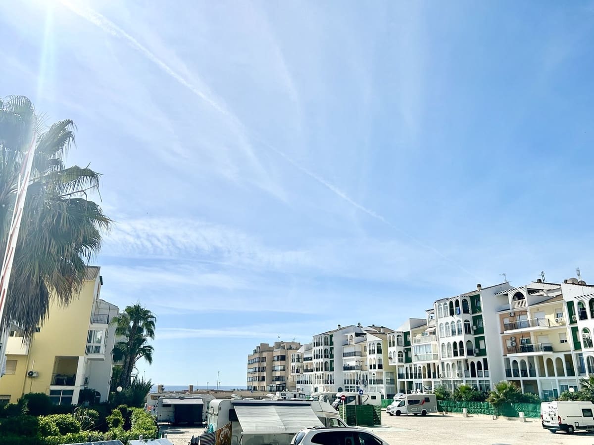 1 soverom Leilighet til salgs i Torrevieja med svømmebasseng - € 116 000 (Ref: 9917584)
