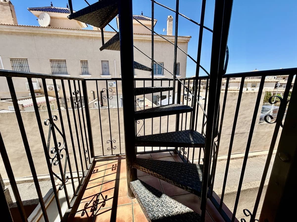 2 sypialnia Penthouse na sprzedaż w La Zenia z basenem garażem - 165 000 € (Ref: 9917585)