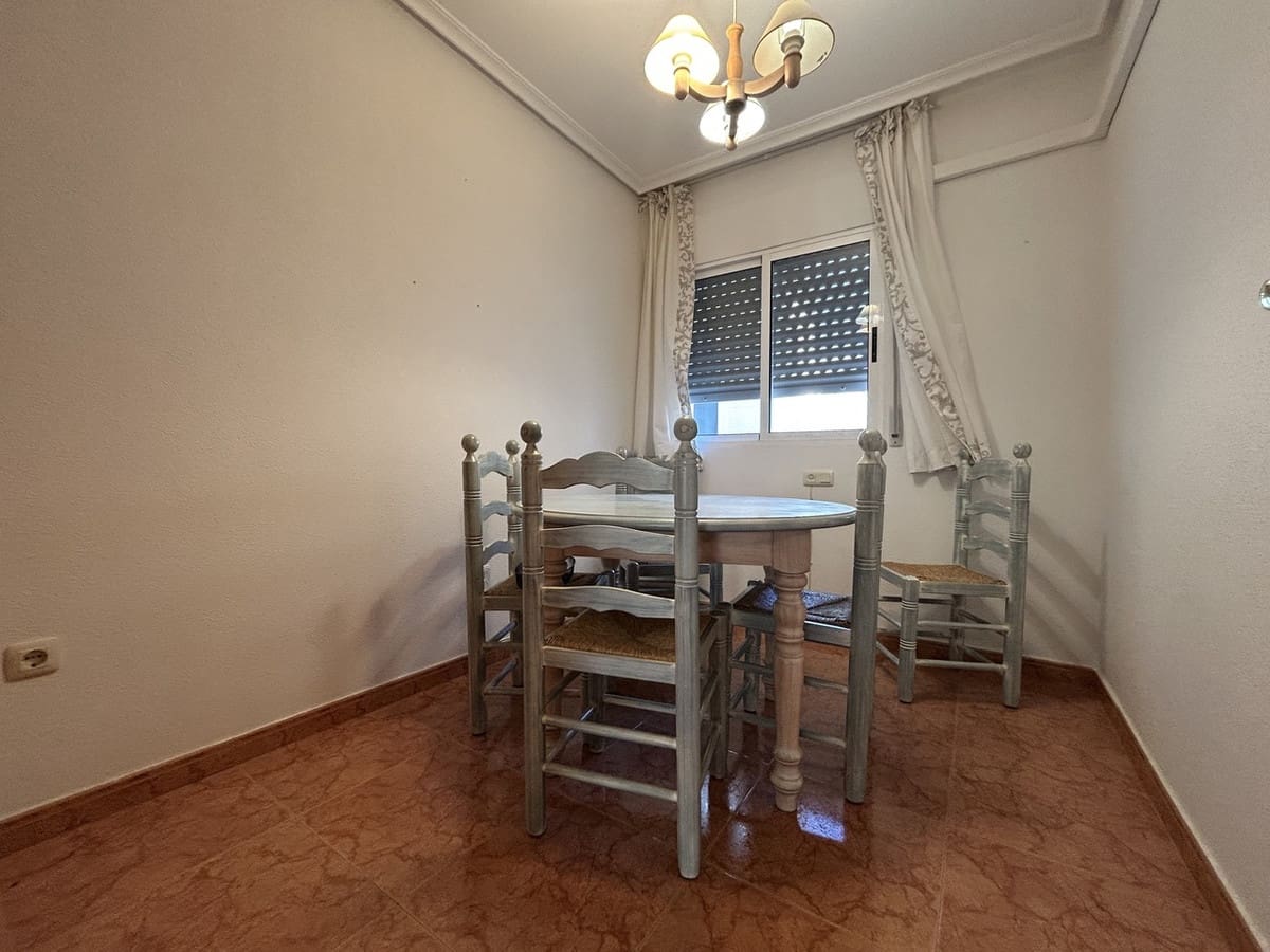 Casa de 4 habitaciones en Torre de la Horadada en venta - 249.000 € (Ref: 9917586)