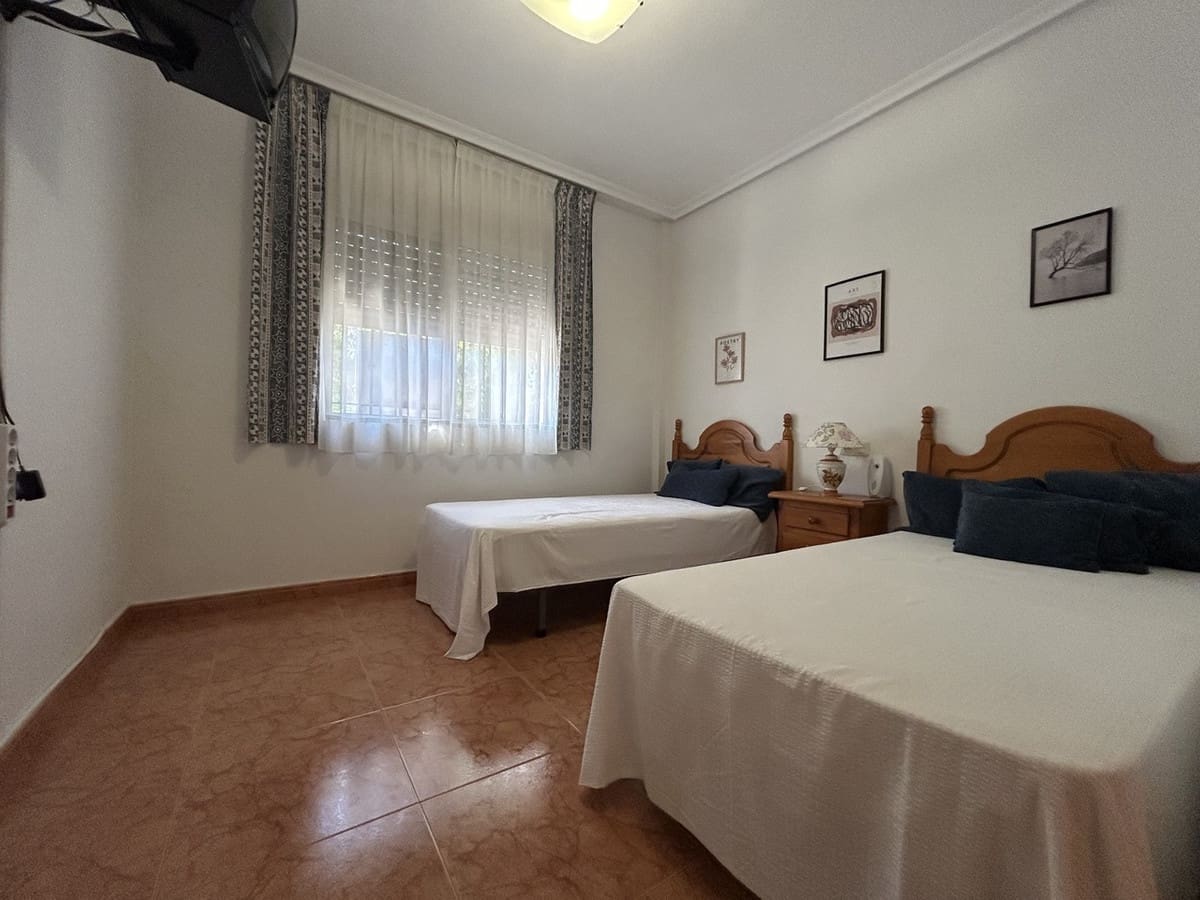 Casa de 4 habitaciones en Torre de la Horadada en venta - 249.000 € (Ref: 9917586)