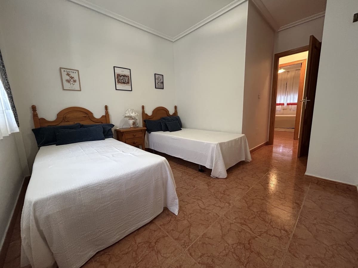 Casa de 4 habitaciones en Torre de la Horadada en venta - 249.000 € (Ref: 9917586)