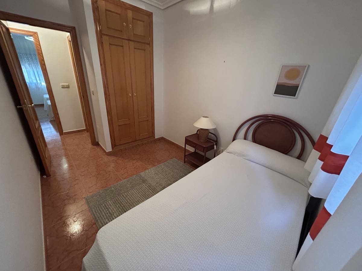 Casa de 4 habitaciones en Torre de la Horadada en venta - 249.000 € (Ref: 9917586)