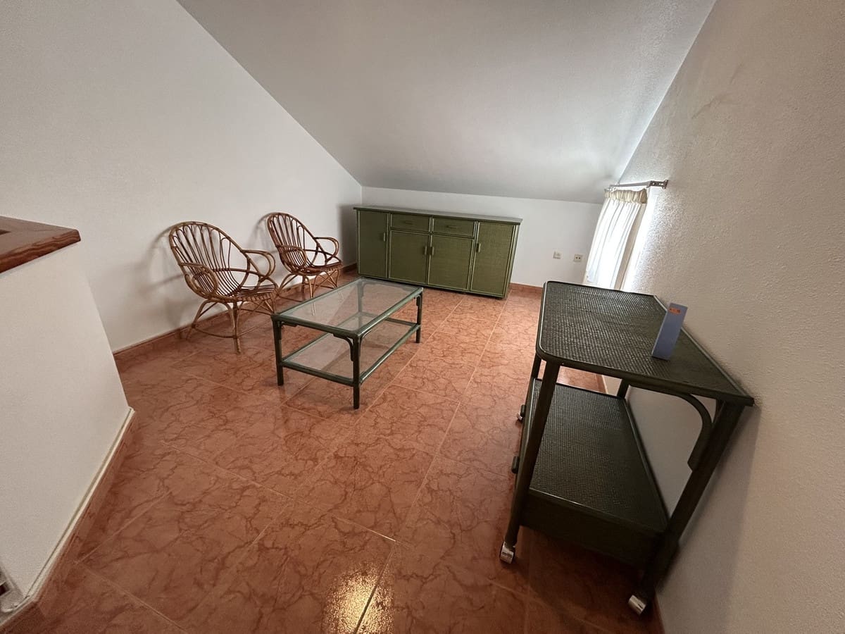Casa de 4 habitaciones en Torre de la Horadada en venta - 249.000 € (Ref: 9917586)