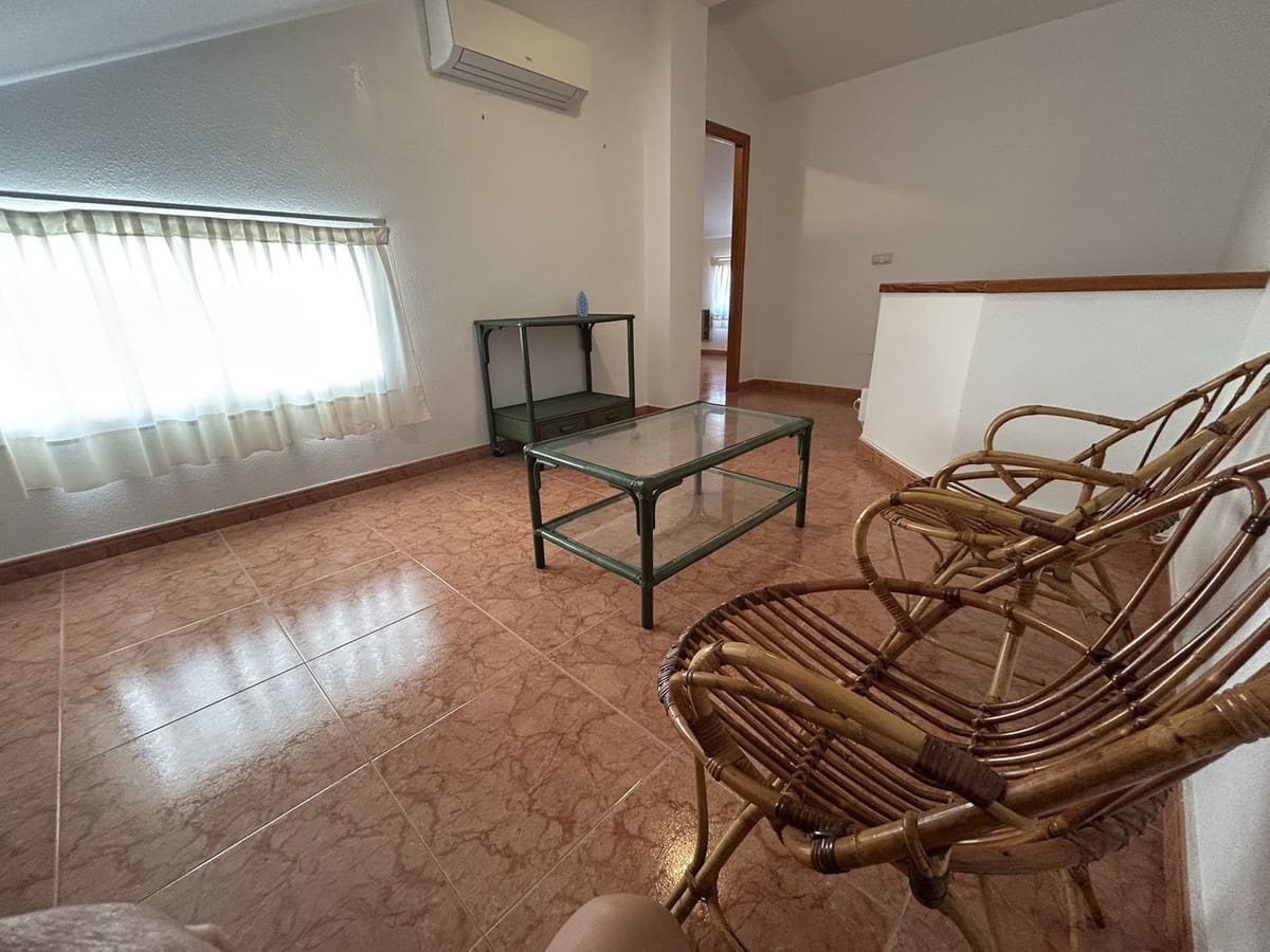 Casa de 4 habitaciones en Torre de la Horadada en venta - 249.000 € (Ref: 9917586)