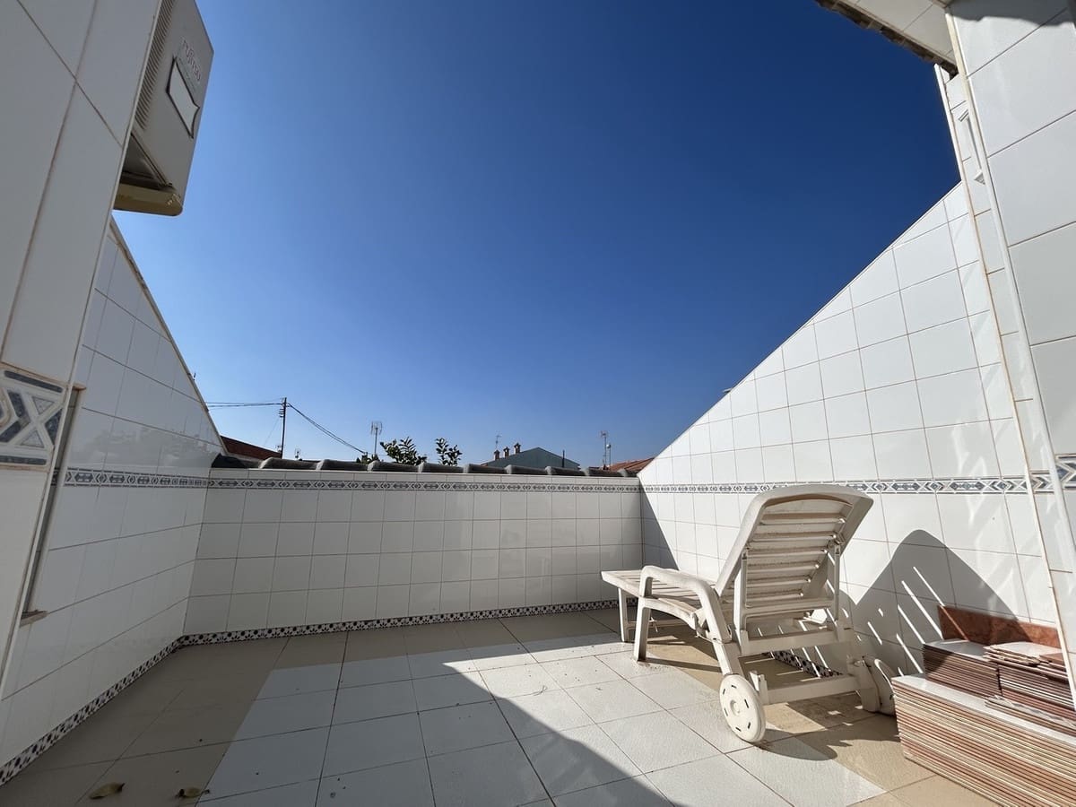 Casa de 4 habitaciones en Torre de la Horadada en venta - 249.000 € (Ref: 9917586)