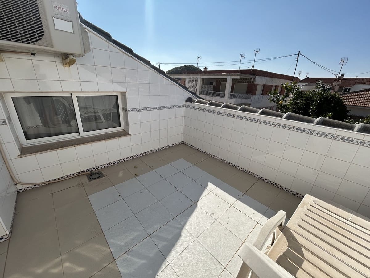 Casa de 4 habitaciones en Torre de la Horadada en venta - 249.000 € (Ref: 9917586)