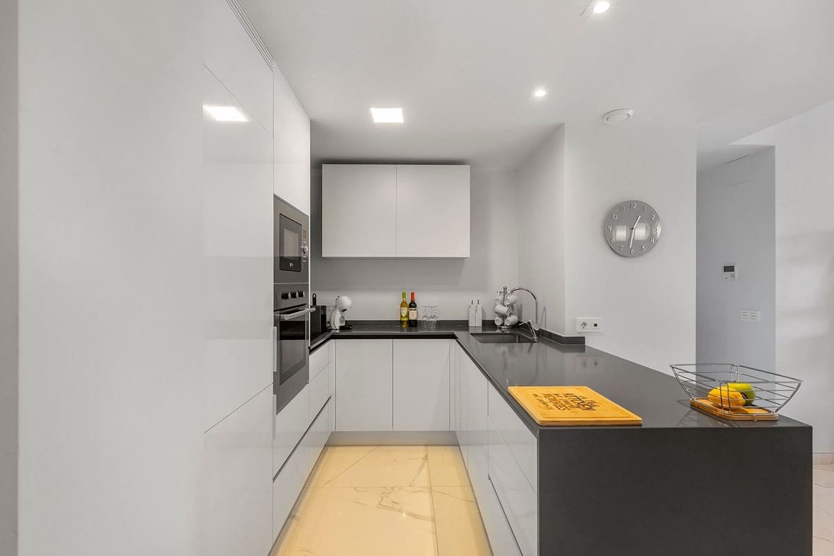 2 slaapkamer Appartement te koop in Los Altos met zwembad garage - € 249.000 (Ref: 9917626)