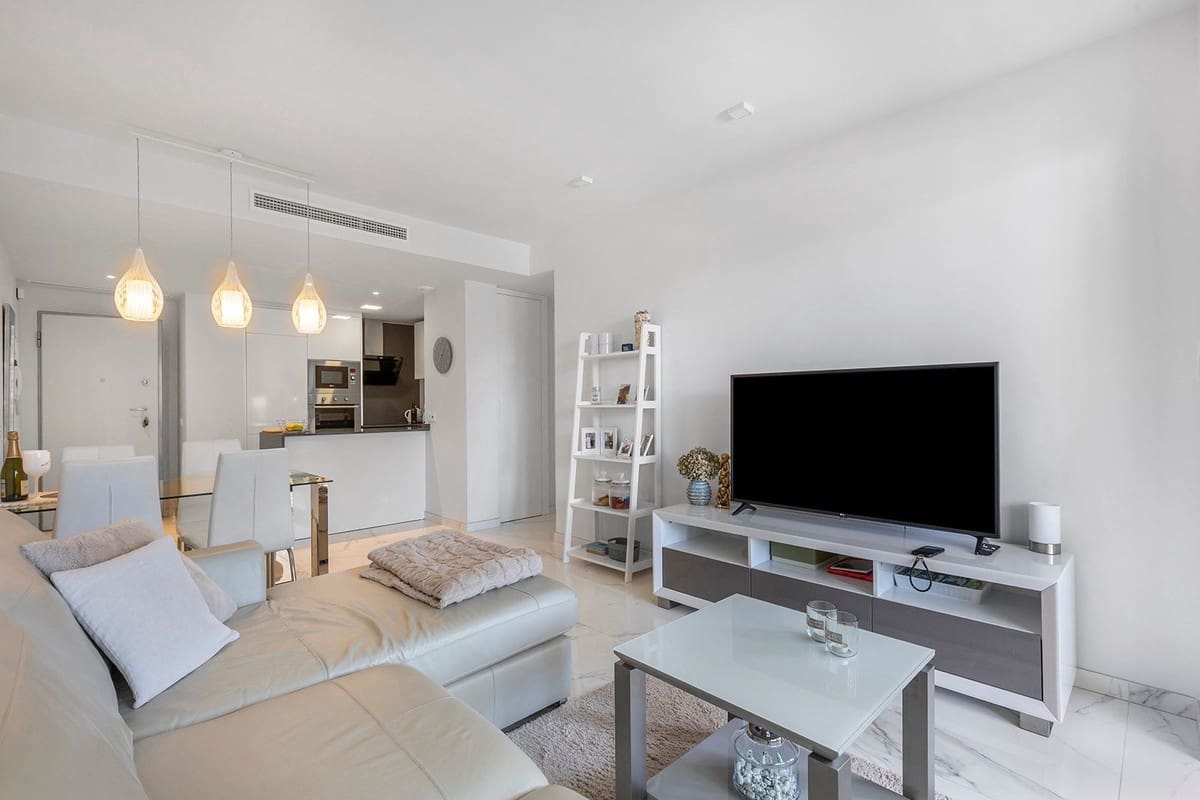2 slaapkamer Appartement te koop in Los Altos met zwembad garage - € 249.000 (Ref: 9917626)