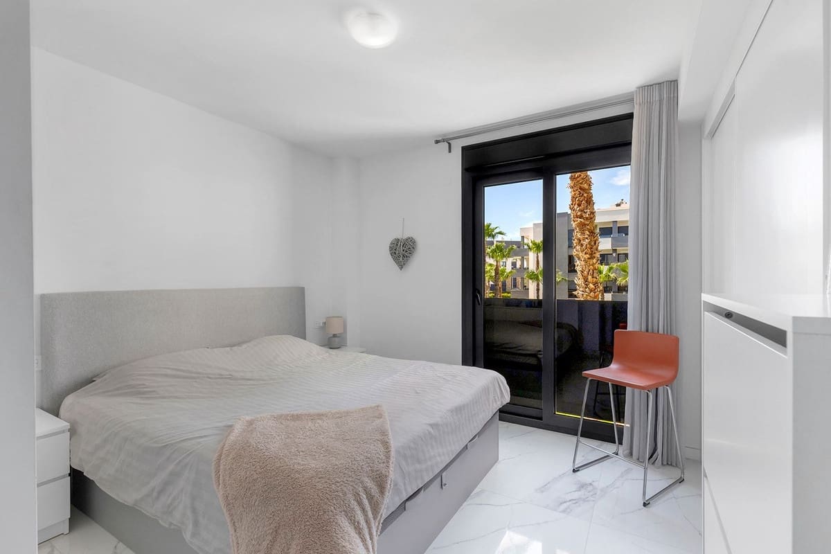 2 slaapkamer Appartement te koop in Los Altos met zwembad garage - € 249.000 (Ref: 9917626)