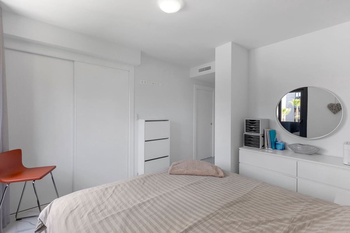 2 slaapkamer Appartement te koop in Los Altos met zwembad garage - € 249.000 (Ref: 9917626)
