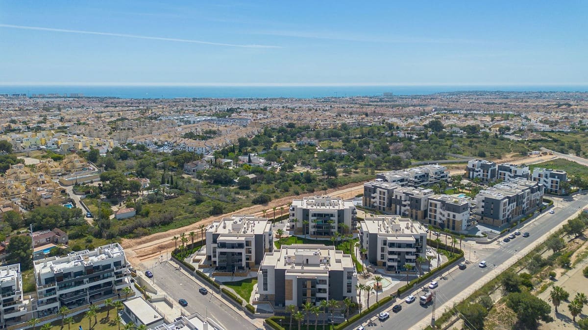 2 slaapkamer Appartement te koop in Los Altos met zwembad garage - € 249.000 (Ref: 9917626)