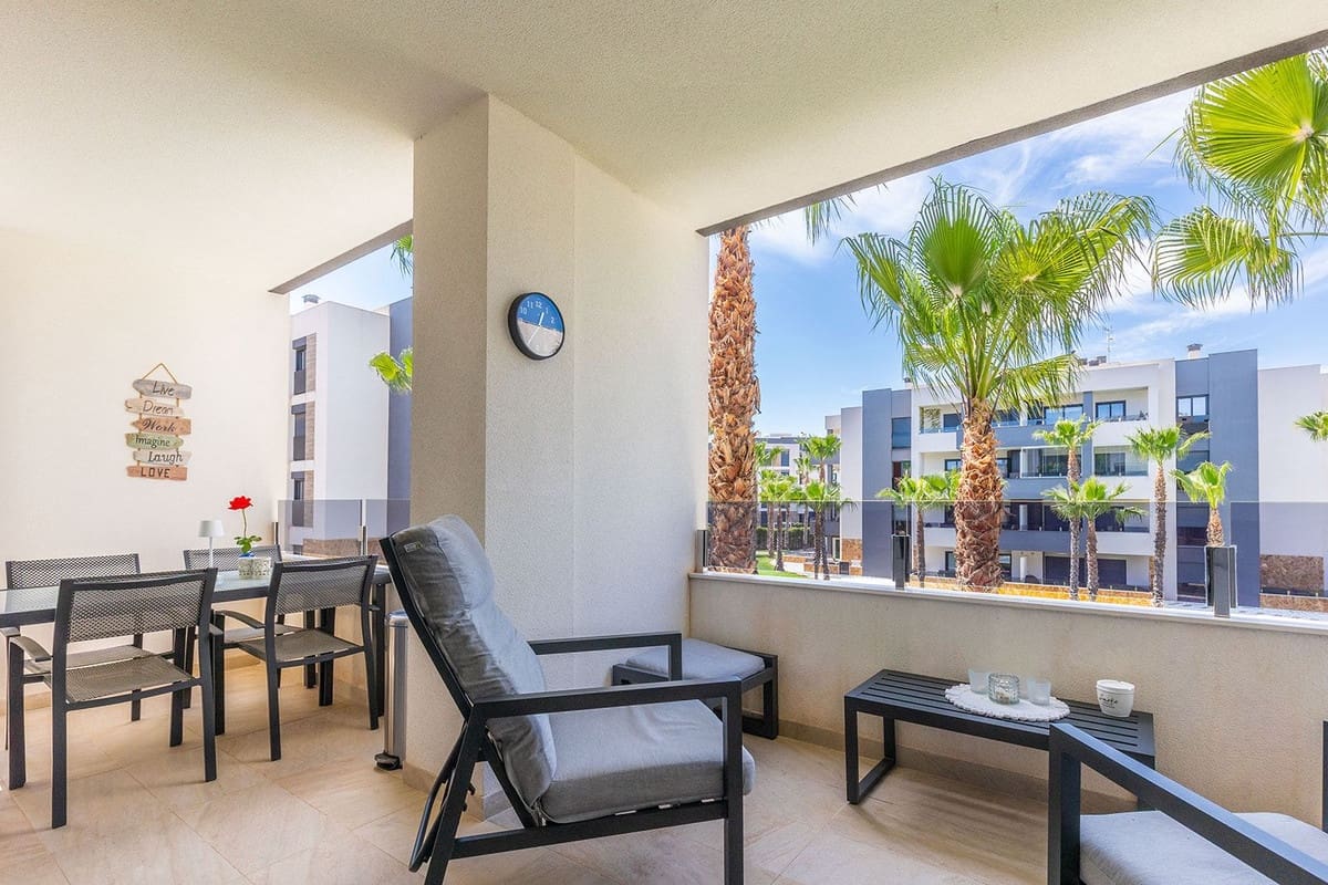 2 slaapkamer Appartement te koop in Los Altos met zwembad garage - € 249.000 (Ref: 9917626)