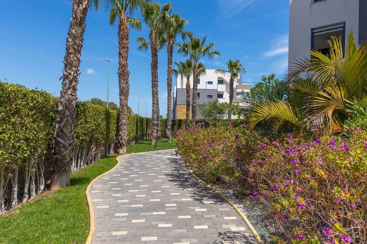 2 slaapkamer Appartement te koop in Los Altos met zwembad garage - € 249.000 (Ref: 9917626)