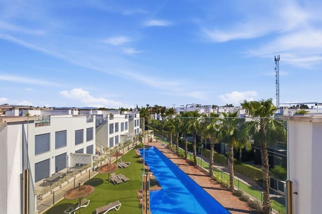 3 chambre Villa/Maison à vendre à Punta Prima, Orihuela avec piscine garage - 395 000 € (Ref: 9917627)