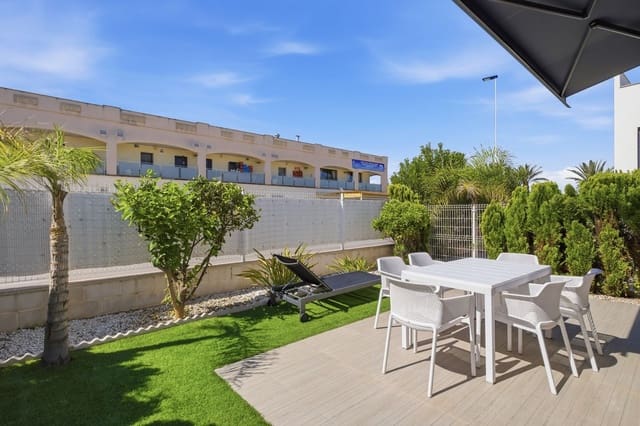3 chambre Villa/Maison à vendre à Punta Prima, Orihuela avec piscine garage - 395 000 € (Ref: 9917627)
