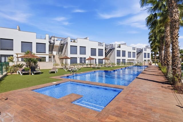 3 chambre Villa/Maison à vendre à Punta Prima, Orihuela avec piscine garage - 395 000 € (Ref: 9917627)