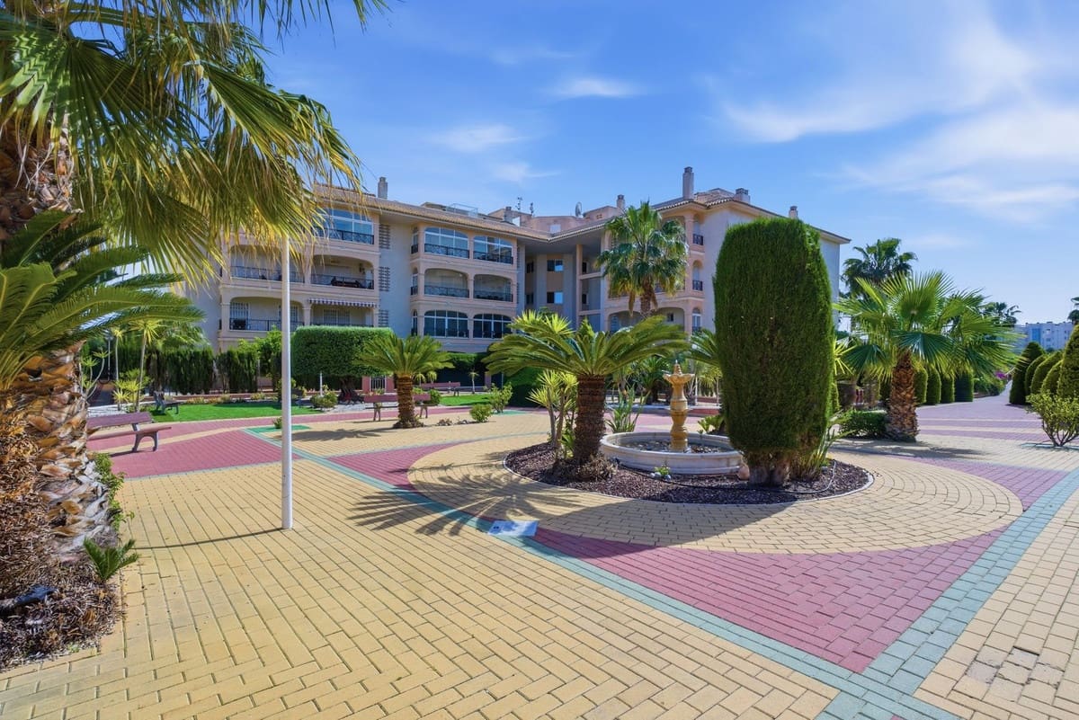 Apartamento de 2 habitaciones en Playa Flamenca en venta con piscina - 220.000 € (Ref: 9917628)