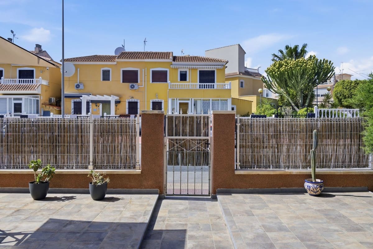 Apartamento de 2 habitaciones en Playa Flamenca en venta con piscina - 220.000 € (Ref: 9917628)