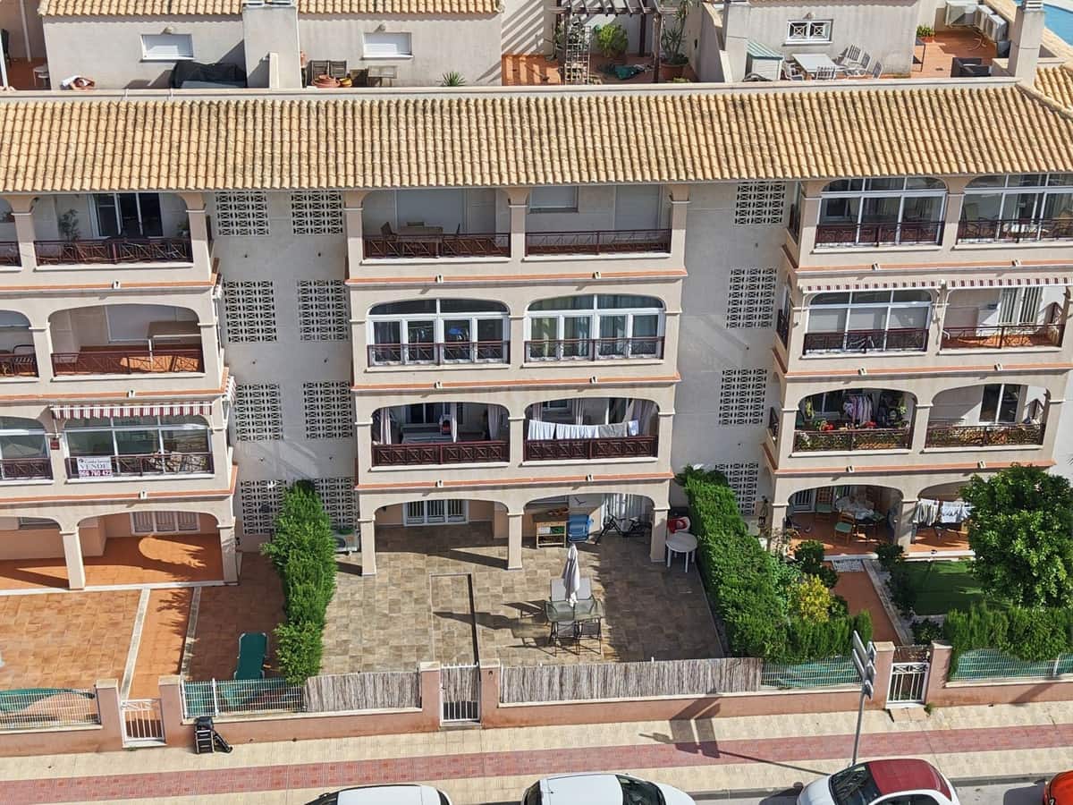 Apartamento de 2 habitaciones en Playa Flamenca en venta con piscina - 220.000 € (Ref: 9917628)