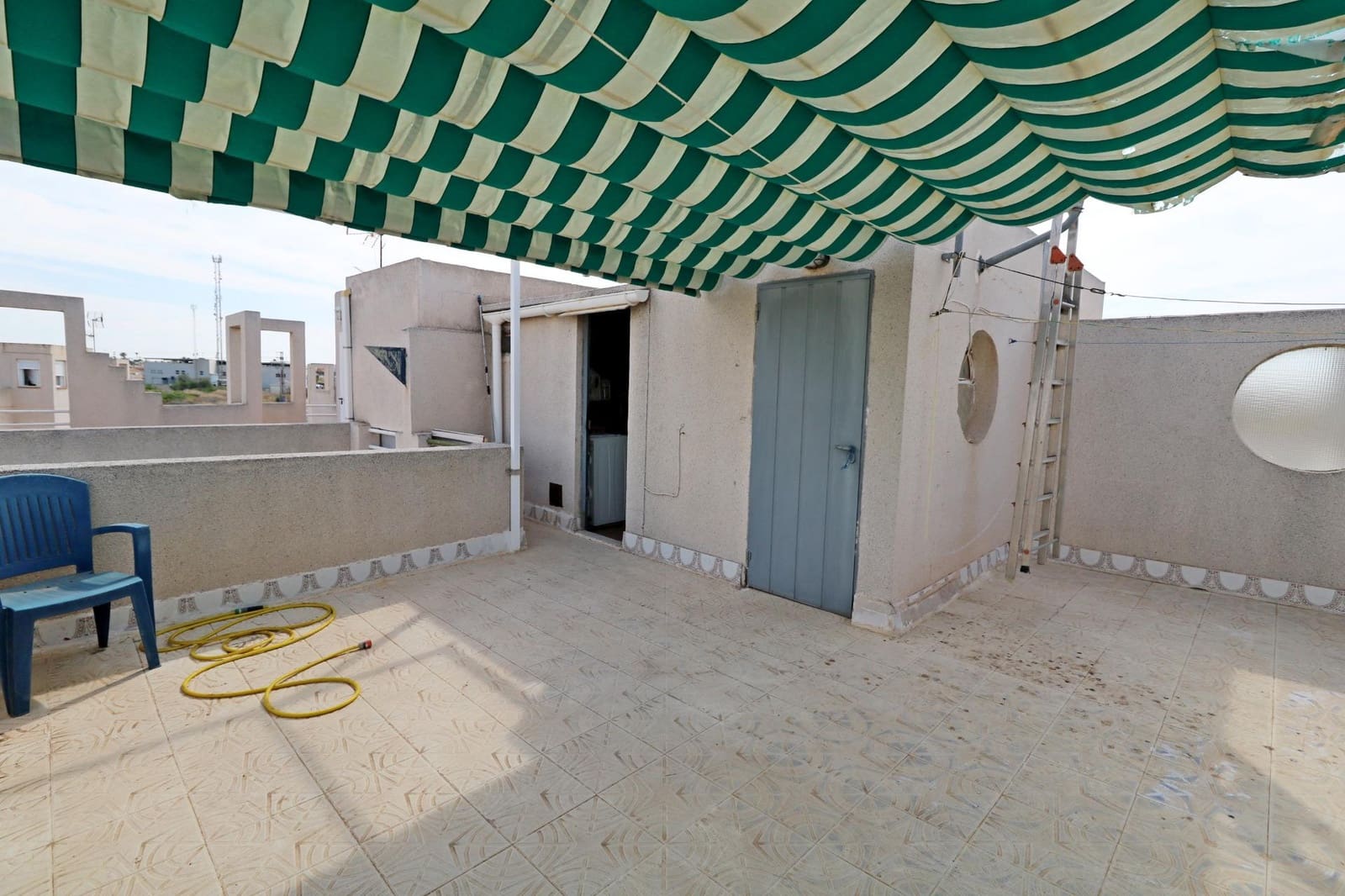 4 chambre Maison de Ville à vendre à Torrevieja avec piscine garage - 189 000 € (Ref: 9955546)