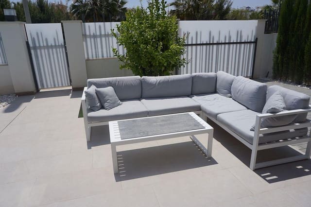 3 makuuhuone Huvila myytävänä paikassa Villamartin, Orihuela mukana uima-altaan 
autotalli - 470 000 € (Ref: 9955552)