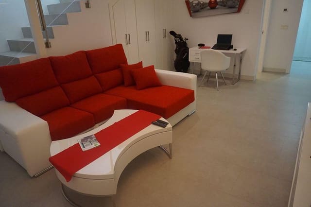 3 makuuhuone Huvila myytävänä paikassa Villamartin, Orihuela mukana uima-altaan 
autotalli - 470 000 € (Ref: 9955552)