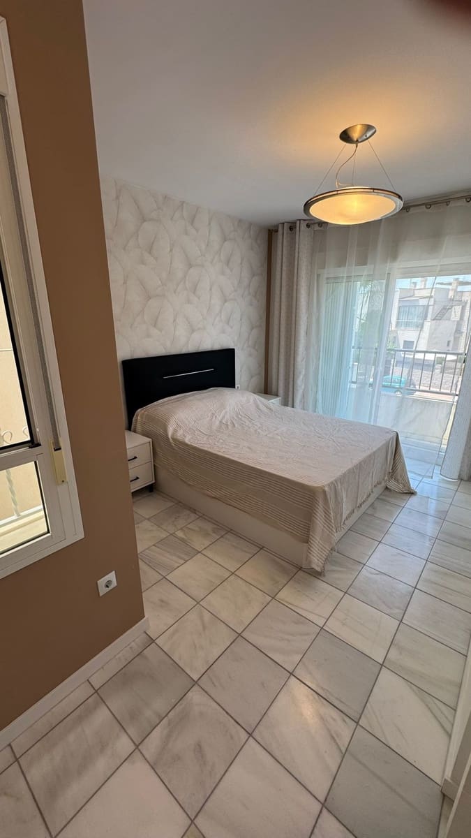 2 soverom Hus til salgs i Torrevieja med svømmebasseng garasje - € 240 000 (Ref: 9959029)