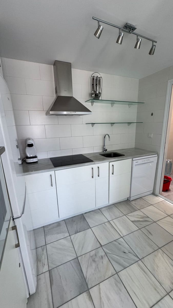 2 soverom Hus til salgs i Torrevieja med svømmebasseng garasje - € 240 000 (Ref: 9959029)