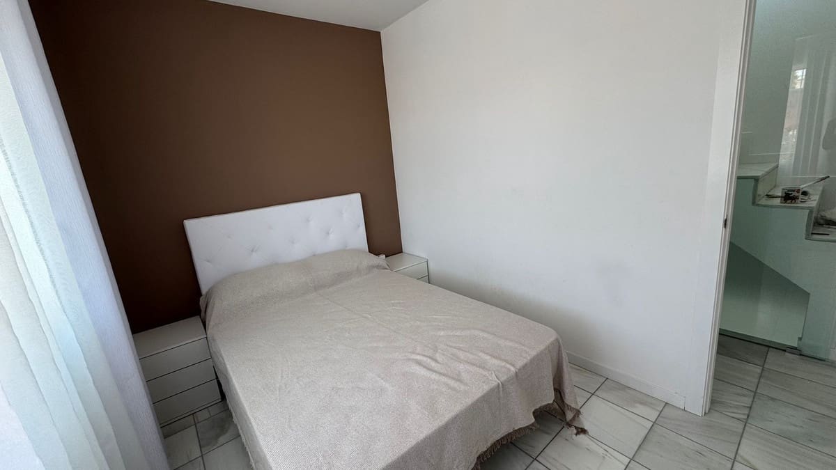 2 soverom Hus til salgs i Torrevieja med svømmebasseng garasje - € 240 000 (Ref: 9959029)