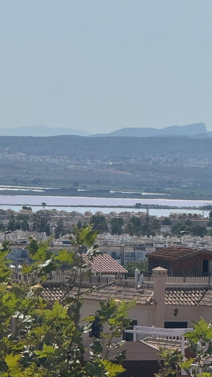 2 soverom Hus til salgs i Torrevieja med svømmebasseng garasje - € 240 000 (Ref: 9959029)