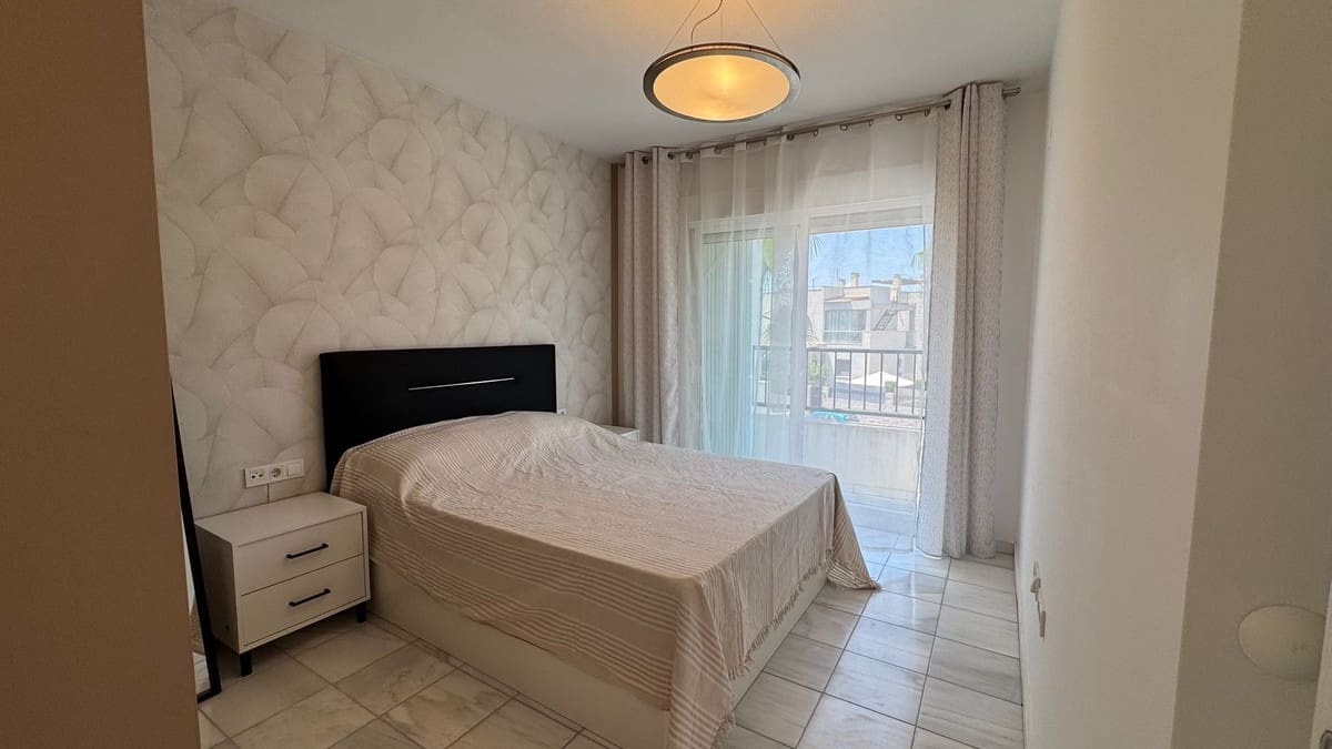 2 soverom Hus til salgs i Torrevieja med svømmebasseng garasje - € 240 000 (Ref: 9959029)