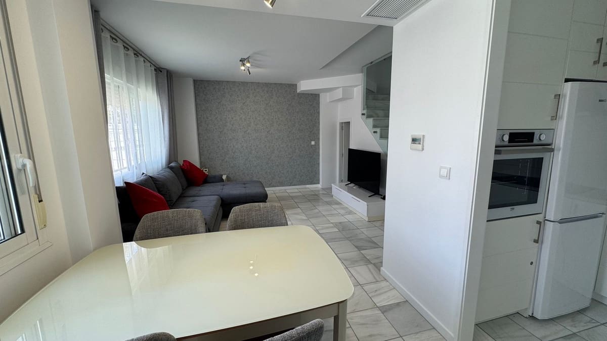 2 soverom Hus til salgs i Torrevieja med svømmebasseng garasje - € 240 000 (Ref: 9959029)