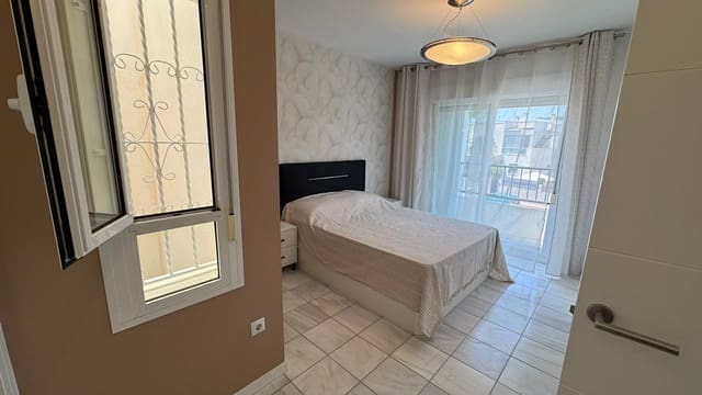 2 soverom Hus til salgs i Puerto Deportivo, Torrevieja med svømmebasseng garasje - € 240 000 (Ref: 9959029)