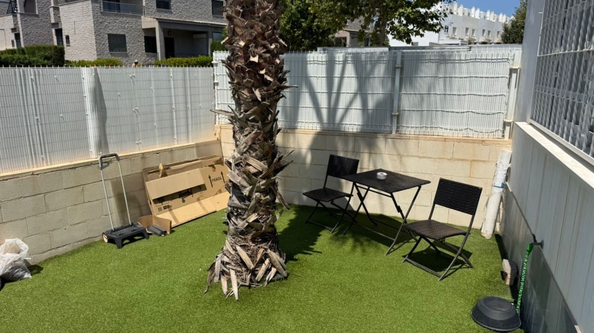 2 soverom Hus til salgs i Torrevieja med svømmebasseng garasje - € 240 000 (Ref: 9959029)