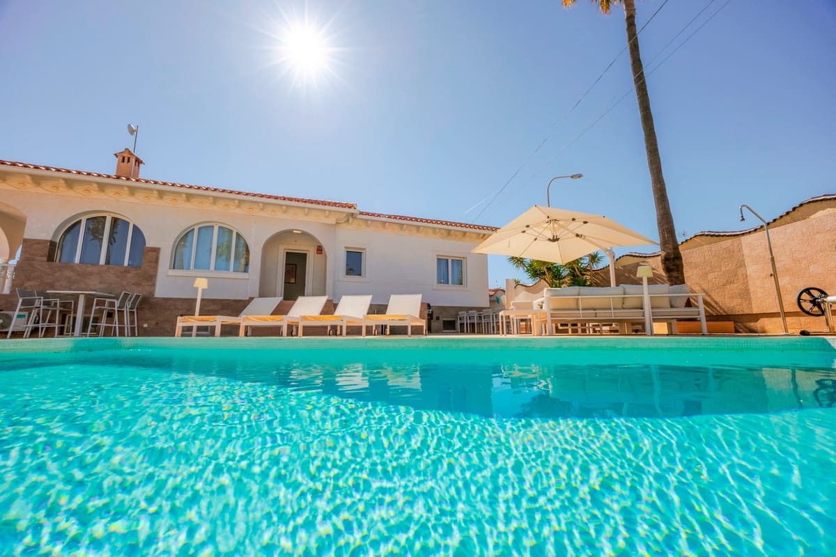 5 slaapkamer Villa te koop in Ciudad Quesada met zwembad garage - € 590.000 (Ref: 9959036)