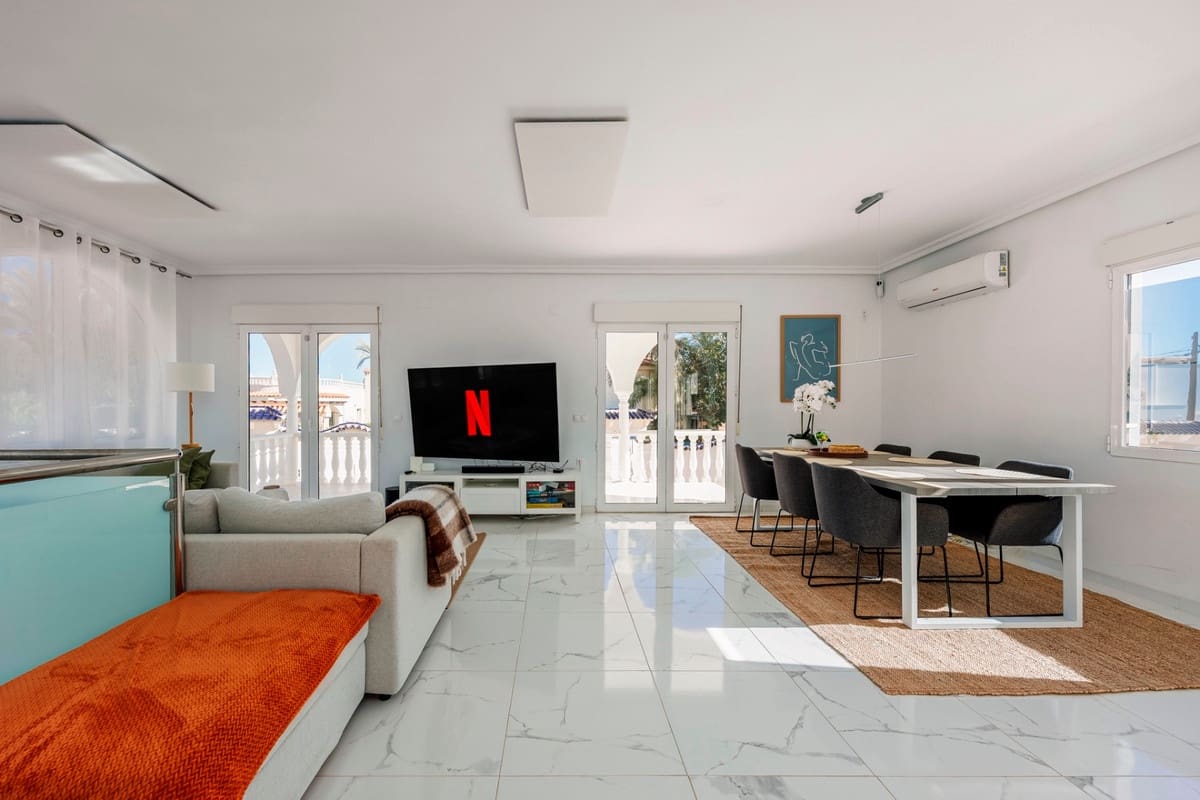 5 slaapkamer Villa te koop in Ciudad Quesada met zwembad garage - € 590.000 (Ref: 9959036)