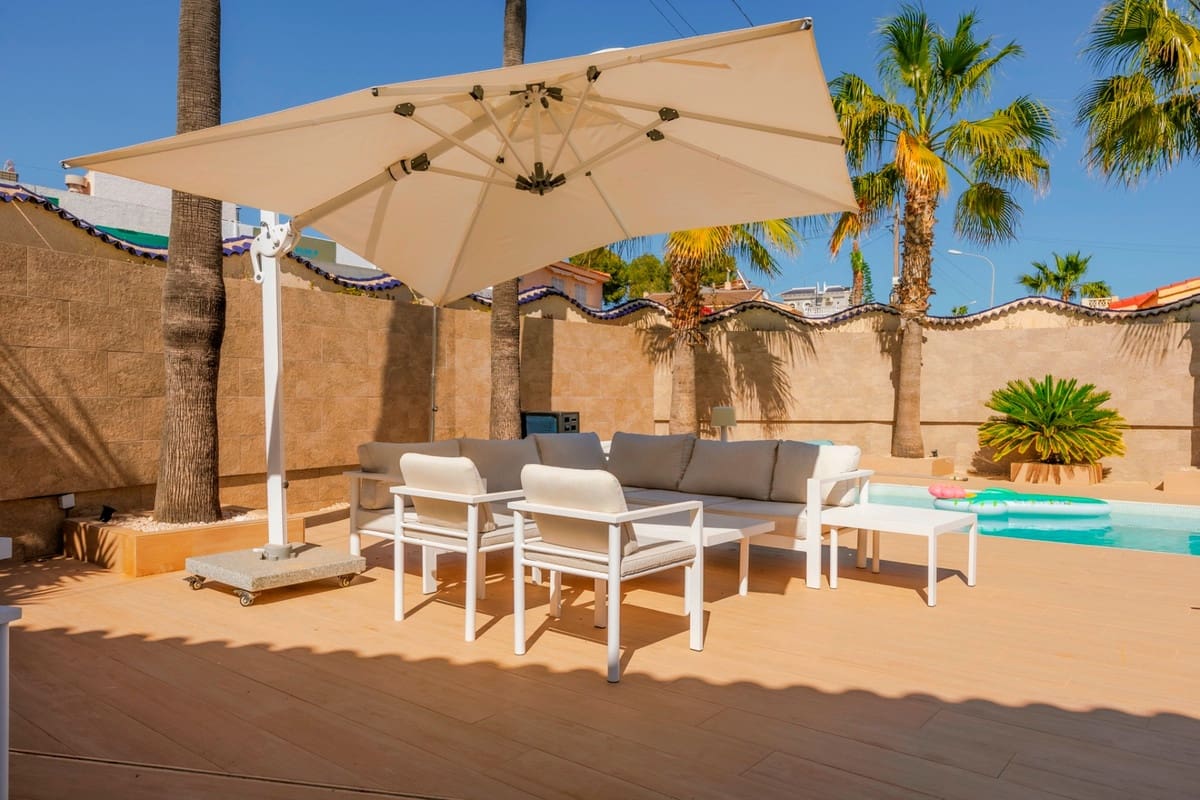 5 slaapkamer Villa te koop in Ciudad Quesada met zwembad garage - € 590.000 (Ref: 9959036)