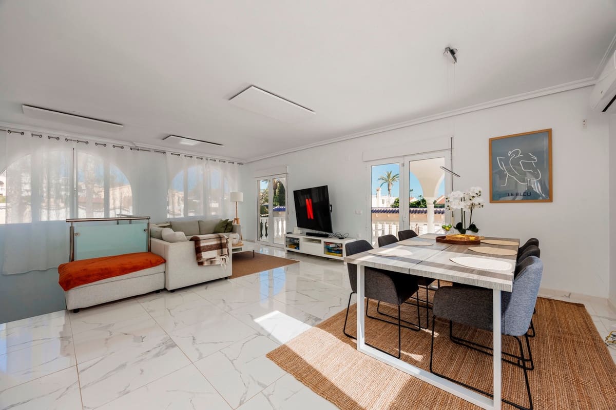 5 slaapkamer Villa te koop in Ciudad Quesada met zwembad garage - € 590.000 (Ref: 9959036)