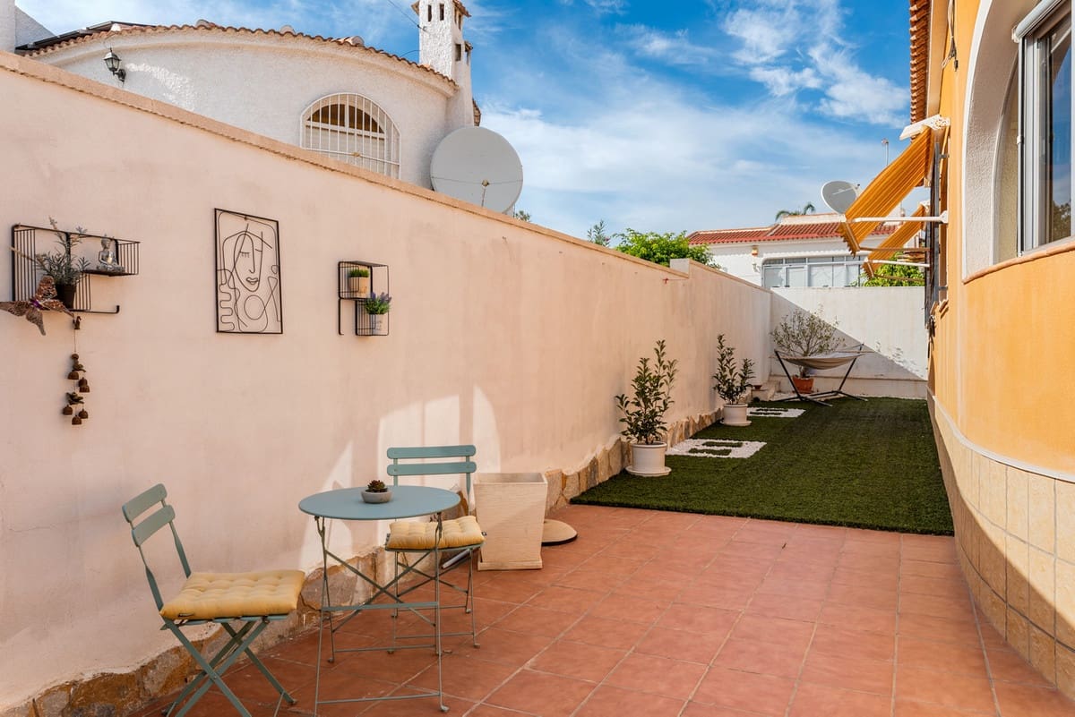 4 chambre Villa/Maison à vendre à Ciudad Quesada avec piscine garage - 415 000 € (Ref: 9959037)