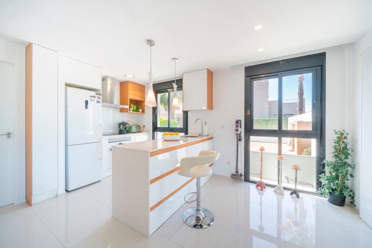 3 Zimmer Villa zu verkaufen in Ciudad Quesada mit Pool Garage - 399.000 € (Ref: 9959038)