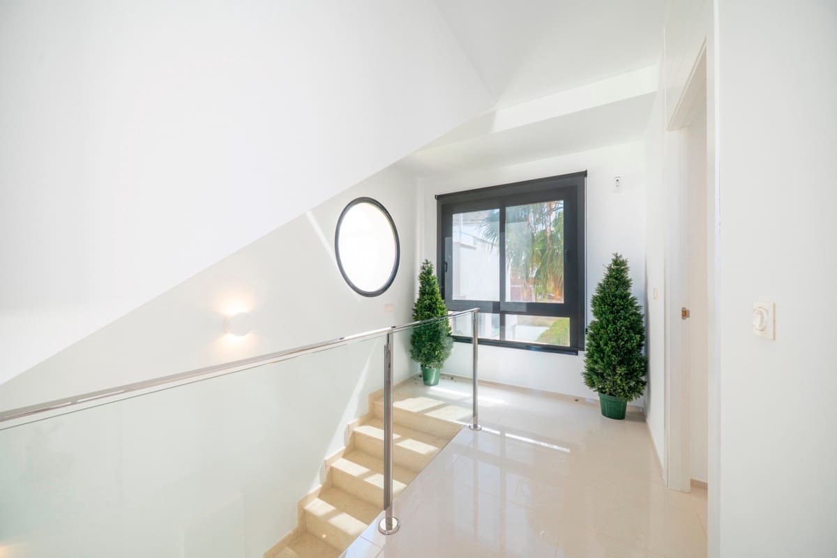 3 Zimmer Villa zu verkaufen in Ciudad Quesada mit Pool Garage - 399.000 € (Ref: 9959038)