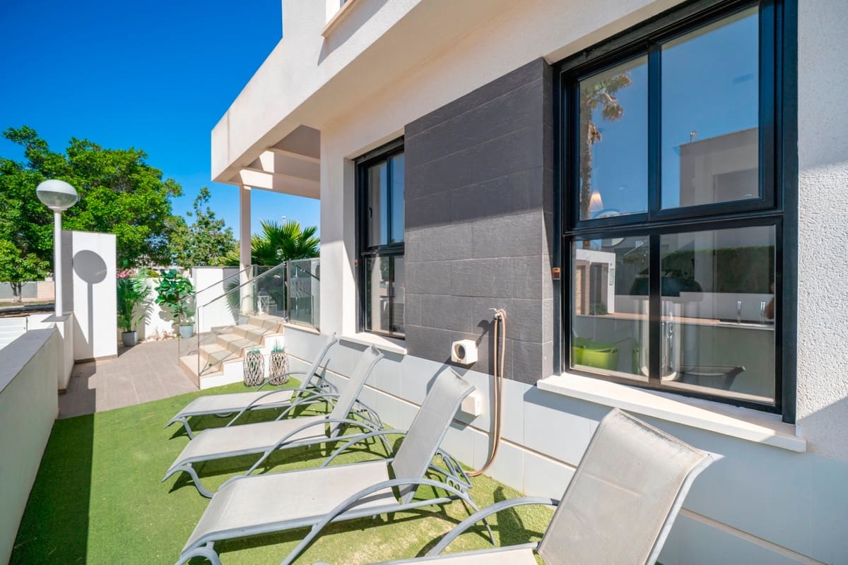 3 Zimmer Villa zu verkaufen in Ciudad Quesada mit Pool Garage - 399.000 € (Ref: 9959038)