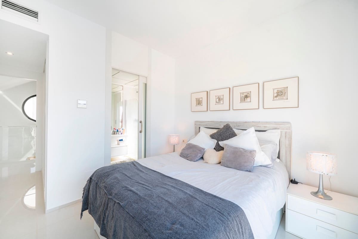 3 Zimmer Villa zu verkaufen in Ciudad Quesada mit Pool Garage - 399.000 € (Ref: 9959038)